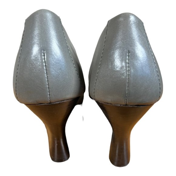 Kenneth Reaction Gray & White Wedges - Picture 4 of 6